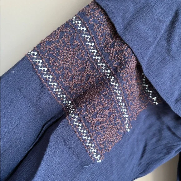 NWT American Eagle Embroidered Off the Shoulder Top Size Small - Picture 8 of 8